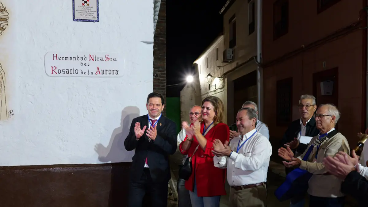 Cuadrilla de los Auroros de Agudo cantando coplas durante la madrugada en honor a la Virgen del Rosario