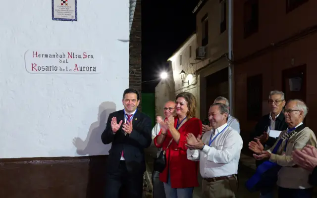 Cuadrilla de los Auroros de Agudo cantando coplas durante la madrugada en honor a la Virgen del Rosario