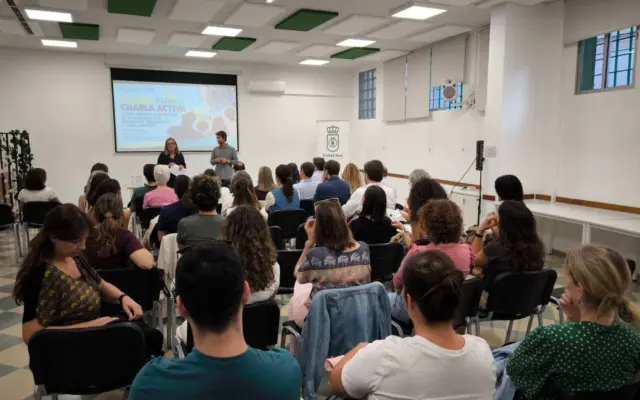 Sesión de la Escuela de Familia en el Centro Nieves Adán de Ciudad Real